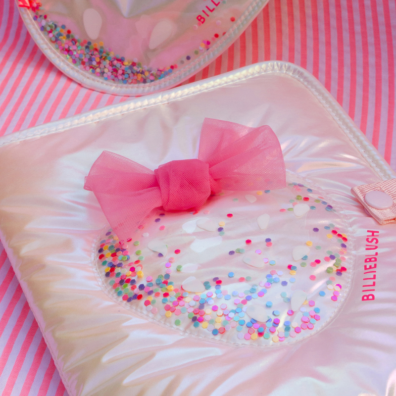 PROTEGE CARNET DE SANTE BILLIEBLUSH 
                        FILLE